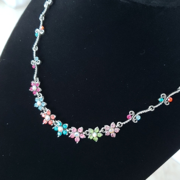 Multi Colored Crystal Necklace set NWOT - Picture 7 of 9
